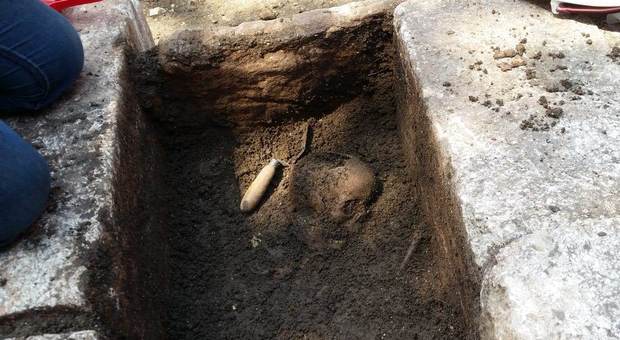 Scoperta tomba di epoca romana nei lavori del parco eolico del Sannio