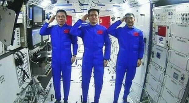 Dieta per astronauti cinesi in orbita: tapis roulant e spin bike per rimanere in salute
