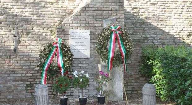 Il monumento ai caduti di Ostra