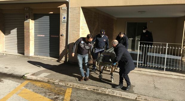 Due morti nell'incendio di un appartamento in via Severini a Macerata