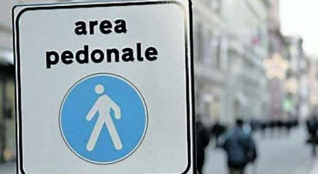 Roma, lo stop alle auto si allarga alle periferie: ecco le zone vietate