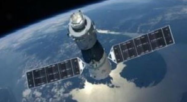 Stazione spaziale cinese alla deriva, la Protezione civile: «Frammenti potrebbero cadere sull'Italia». Gli esperti: «Improbabile» La Mappa