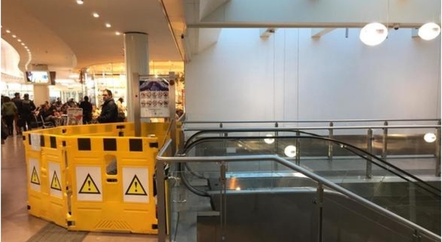 Termini, scale mobili bloccate: l'odissea dei pendolari. Nessuna data per i lavori