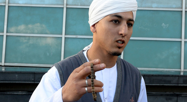 Clandestino e ricercato, l’ex Imam anti-Isis catturato dai poliziotti in borghese