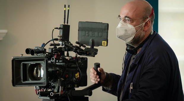 Paolo Virzì sul set del film Siccità girato a Roma