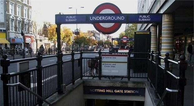 Londra, vive in una stazione della metropolitana abbandonata da più di 50 anni: la storia