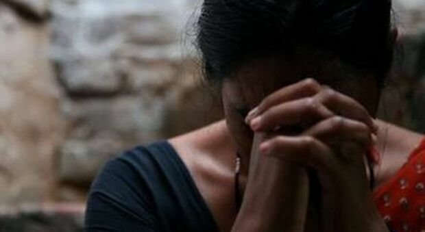 Mamma di due figli muore dopo essere stata violentata con una spranga di ferro