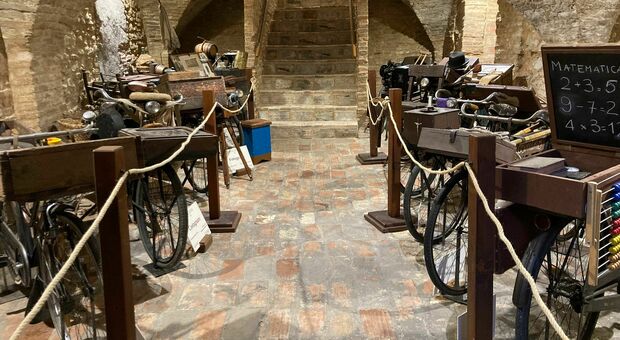 I mestieri in bicicletta tra passione e ingegno, riapre a Fabriano il museo nella nuova sede di via della Ceramica
