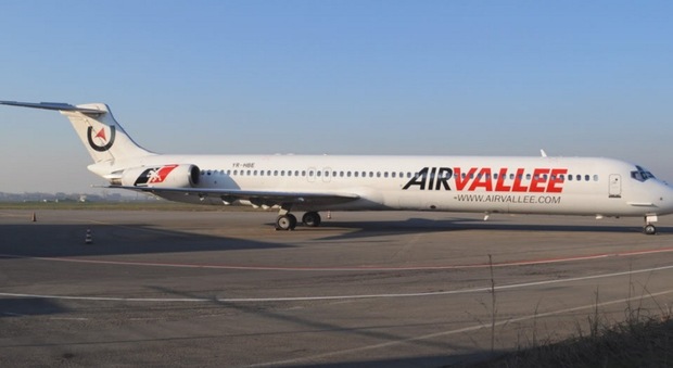 Non si apre il carrello durante l'atterraggio: aereo tocca con il muso sulla pista a Catania