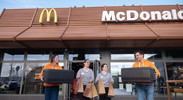 Lecce, McDonald's dona 80 pasti caldi a settimana alla parrocchia