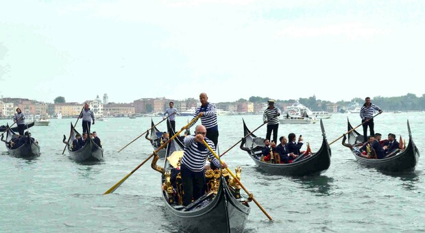 Venezia, i veleni salgono in gondola: «Licenze, favoriti i parenti»