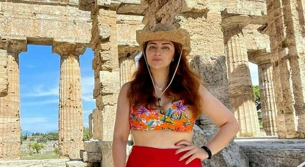 Troppo prosperosa per entrare a Paestum, Elisa Cipro lasciata fuori: «Mi hanno detto di coprirmi con facce schifate»
