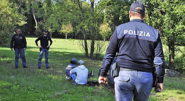 Arrestato pusher in trasferta da Urbino per spacciare al Miralfiore a Pesaro