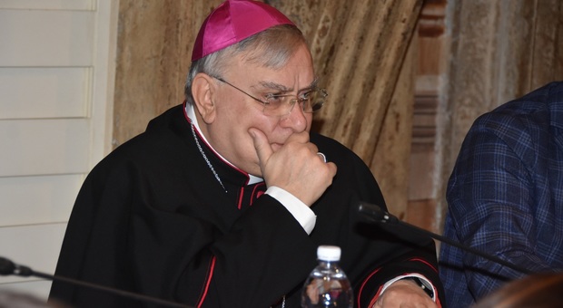 Allontanati due migranti Il vescovo: «Comincia anche a Terni l'epurazione»