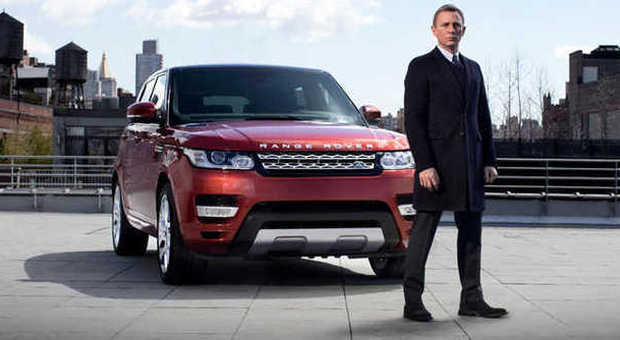 Daniel Craig con la Range Rover Sport