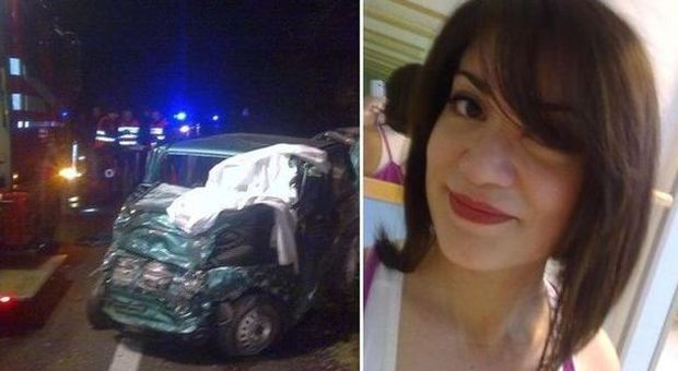La vittima, Maria Elena Petruccioli, e la sua auto distrutta