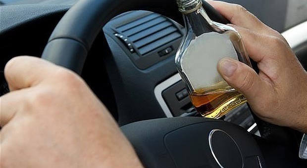 Militare americano 22enne ubriaco alla guida: via la patente dell’Illinois