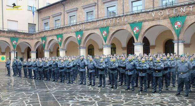 Orvieto, alla "Monte Grappa" la cerimonia di consegna del basco verde agli allievi delle fiamme gialle