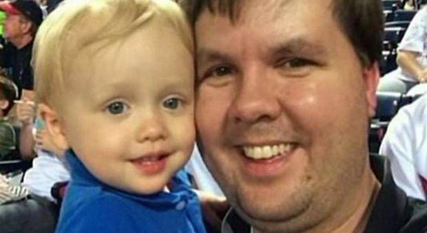 Justin Ross Harris, 34 anni, con il piccolo Cooper, morto a 22 mesi