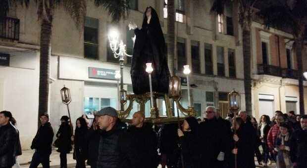 I Riti a Brindisi, le tre processioni che si incontrano: grande commozione in città