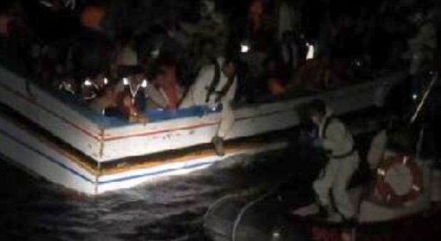Migranti, oltre 1.300 sbarcati a Pozzallo e Vibo Valentia