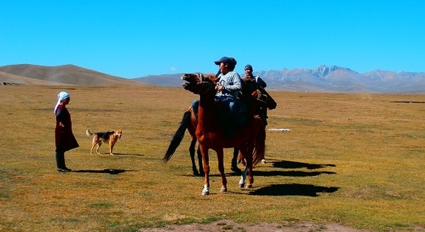 Nomadi in Kirghizistan (foto Metamondo)