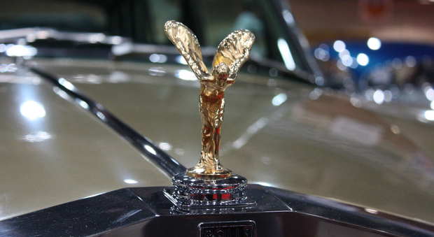 L'emblema della Rolls Royce, lo Spirit of Ecstasy