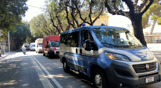 Lecce, la rabbia degli ambulanti: «Dimenticati dallo Stato»