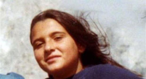 Emanuela Orlandi oggi avrebbe compiuto 50 anni. La lettera della madre: "Auguri Lellè, non smetterò mai di cercarti"