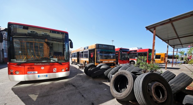 Ctp, ancora caos: gli autobus non escono dai depositi