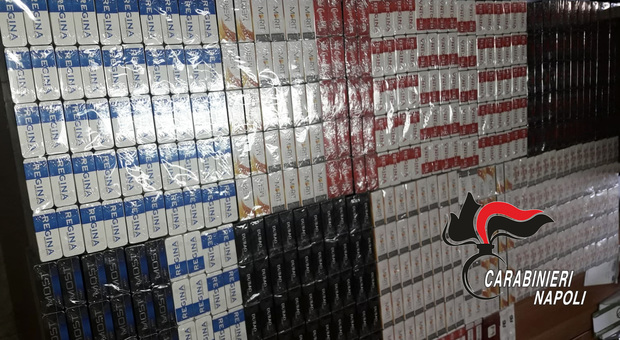 Nell'auto 1.576 pacchetti di sigarette di contrabbando: arrestato 67enne nel Napoletano