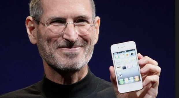 Apple, Tim Cook: «Steve Jobs sarebbe incredibilmente orgoglioso»