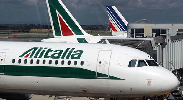 Alitalia, prestito ponte da 350 milioni per sei mesi previsto da dl fiscale