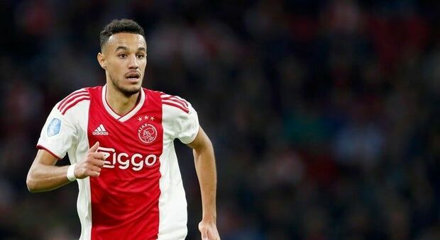 Mazraoui si offre al Napoli: «Potrei andare via dall'Ajax»