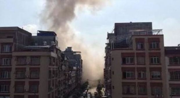 Cina, esplodono 15 pacchi bomba spediti a centri commerciali e ospedali: 6 morti e 13 feriti