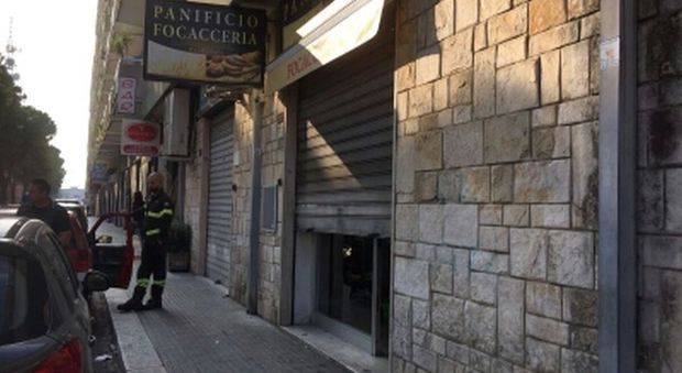 I danni provocati al panificio De Matteis a Brindisi