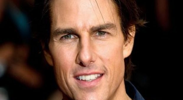 Granita e sole per Tom Cruise, l'attore in vacanza nel Sud