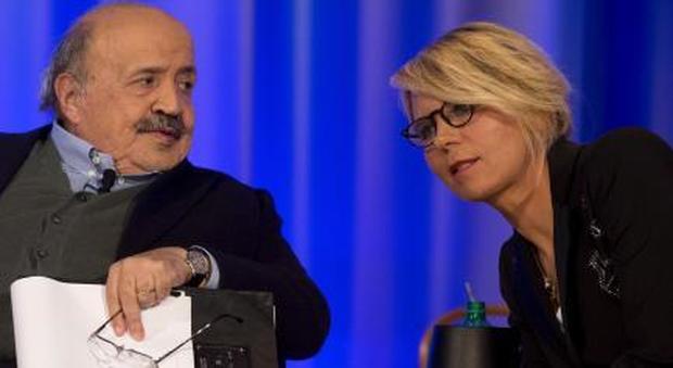 Sanremo, Maurizio Costanzo: «Sono serate troppo lunghe e poi Maria ha male ai piedi»