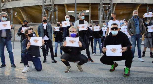 Coronavirus a Napoli, artigiani e commercianti scendono in strada: «Le nostre attività sono sicure»