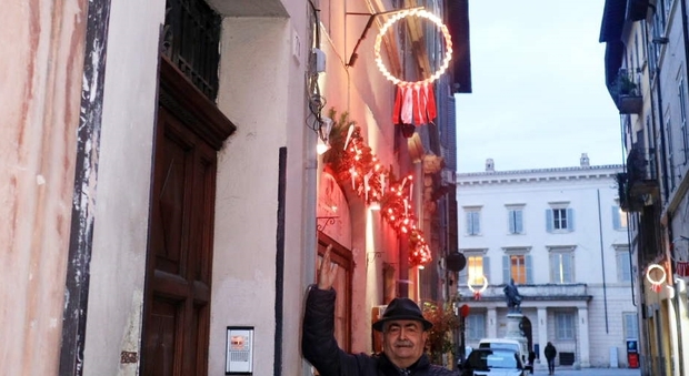 Gli anelli della Giostra della Quintana di Foligno diventano luminarie di Natale