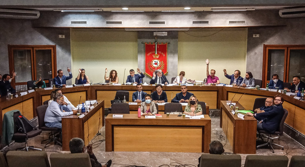 L'approvazione del Puc stanotte da parte della maggioranza guidata dal sindaco Del Mastro