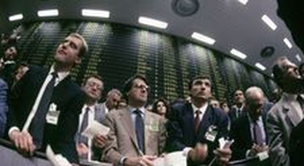Il Def spaventa i mercati: Borsa -4%. Lo spread vola e sfonda quota 280