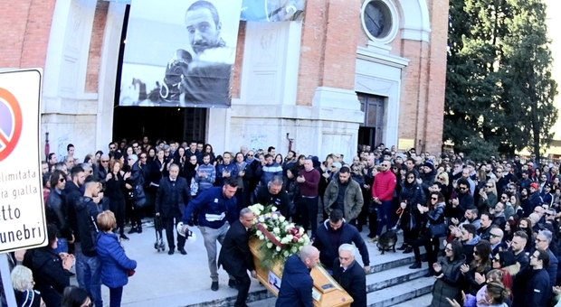 Il funerale di Vasco Schiarea