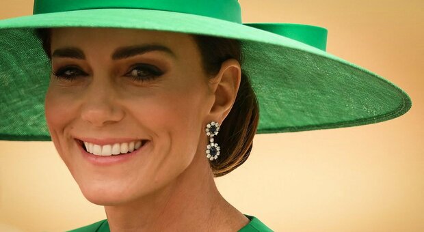 Kate e i cappelli, come cambia lo stile (impeccabile): l'accessorio obbligatorio che non smette di indossare