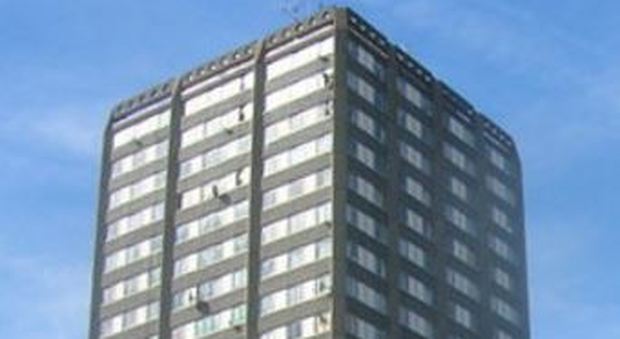 Rogo al Grenfell Tower: 120 appartamenti e 600 residenti a Nord Kensington