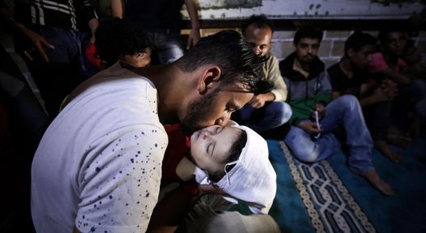Scontri a Gaza, tra le vittime bimba di 8 mesi. Ma è giallo sulle cause della morte