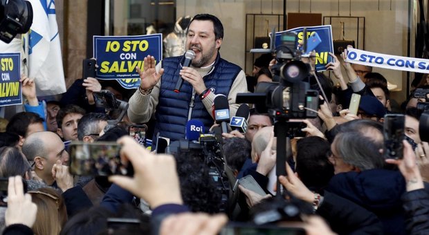Salvini: «O la Ue cambia, oppure è meglio fare come gli inglesi»