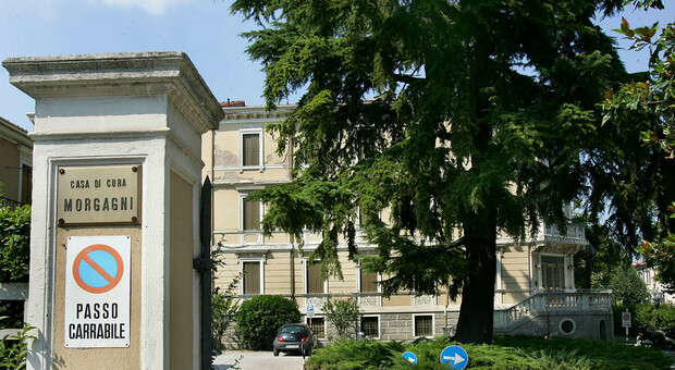 La prestigiosa ex casa di cura privata, in zona Prato della Valle, prima della chiusura e dell'abbandono