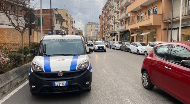 I controlli della polizia locale in via Aldo Moro a Frosinone