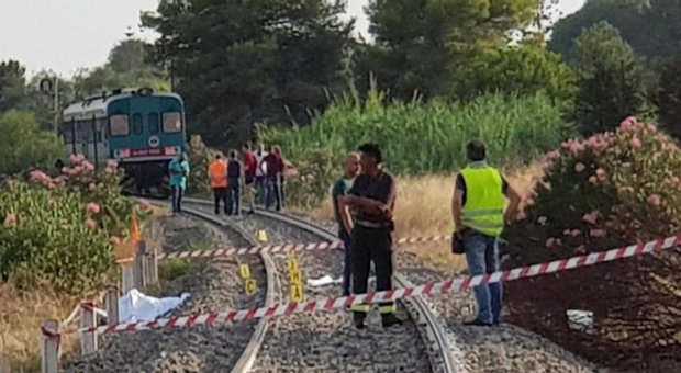 Brancaleone, treno investe famiglia sui binari: due bimbi morti, grave la madre